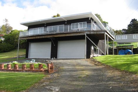 Photo of property in 18 Raroa Terrace, Waiatarua, Auckland, 0604