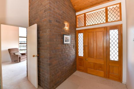 Photo of property in 32 Walton Street, Red Beach, 0932