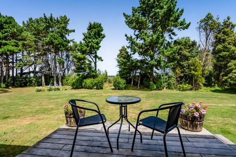 Photo of property in 2952 Eltham Road, Opunake, 4682