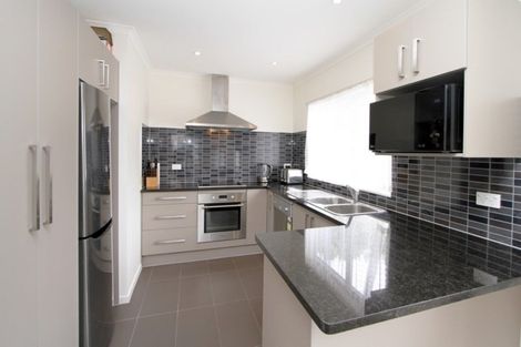 Photo of property in 22 Glennandrew Drive, Half Moon Bay, Auckland, 2012