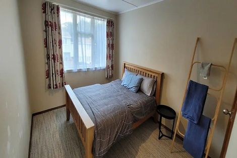 Photo of property in 10 York Place, Cannons Creek, Porirua, 5024