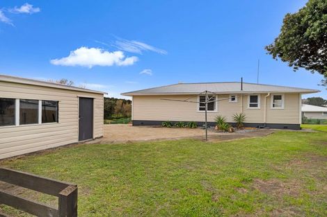 Photo of property in 5 Glenn Street, Castlecliff, Whanganui, 4501