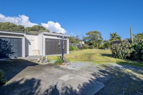 Photo of property in 329 Te Horo Beach Road, Te Horo Beach, Otaki, 5581