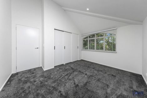 Photo of property in 1/2 Hauraki Road, Hauraki, Auckland, 0622