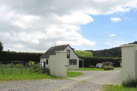 Photo of property in 50 Robert Might Road, Kumeu, 0810