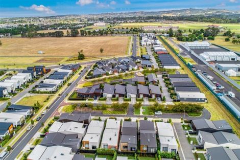 Photo of property in 6 Gallantry Crescent, Papakura, 2110