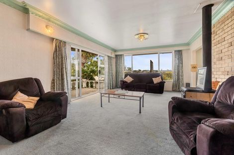 Photo of property in 79 Buscomb Avenue, Henderson, Auckland, 0610