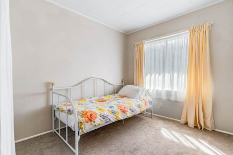 Photo of property in 2/2b Yeoman Place, Howick, Auckland, 2014