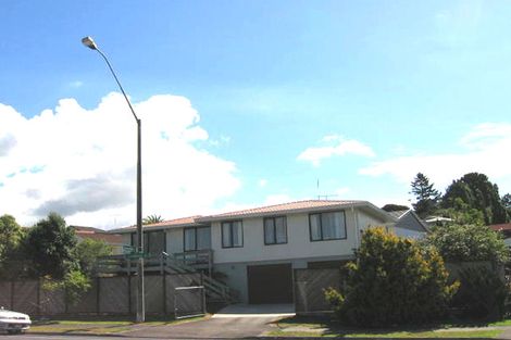 Photo of property in 1/45 Caribbean Drive, Unsworth Heights, Auckland, 0632