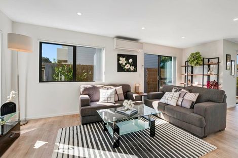 Photo of property in 4 William Bayes Place, Red Beach, 0932