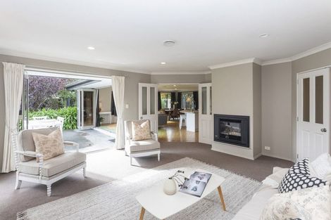 Photo of property in 37 Hussey Road, Harewood, Christchurch, 8051