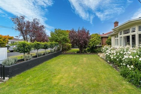 Photo of property in 16 Wycolla Avenue, Saint Clair, Dunedin, 9012