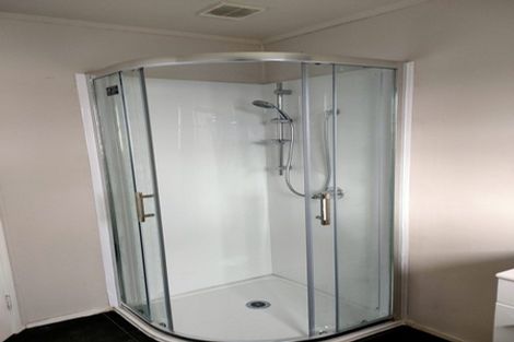 Photo of property in 222 Te Atatu Road, Te Atatu South, Auckland, 0610