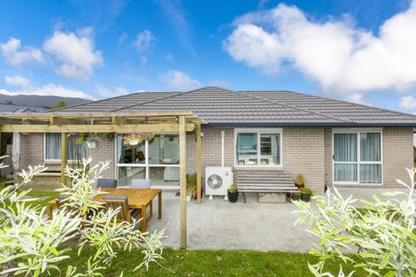 Photo of property in 62 Sunstone Crescent, Brown Owl, Upper Hutt, 5018