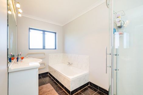 Photo of property in 18 Cummerfield Road, Foxton, 4891