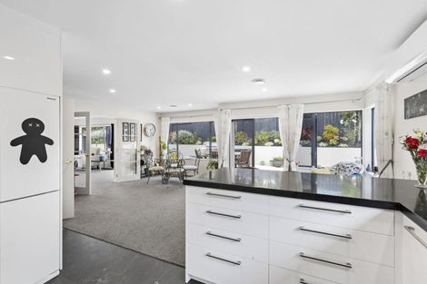 Photo of property in 11 Ruapehu Drive, Fitzherbert, Palmerston North, 4410