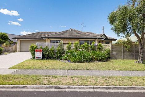 Photo of property in 25 Corinth Grove, Papamoa Beach, Papamoa, 3118