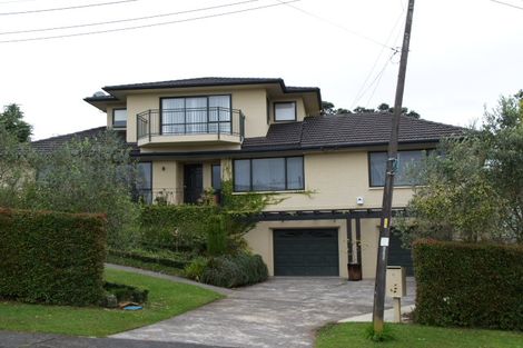 Photo of property in 6 Liston Crescent, Cockle Bay, Auckland, 2014