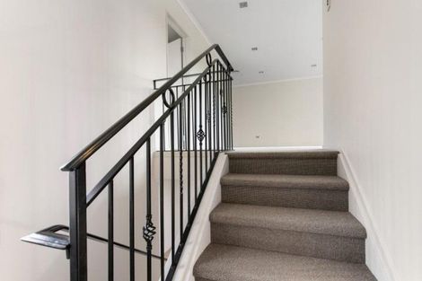 Photo of property in 12a Otahuri Crescent, Greenlane, Auckland, 1051