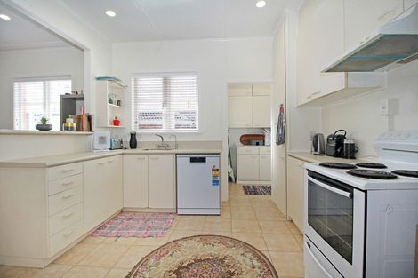 Photo of property in 74 Landscape Road, Papatoetoe, Auckland, 2025