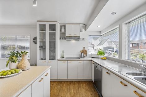 Photo of property in 34 Sailfish Drive, West Harbour, Auckland, 0618