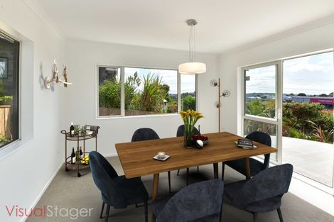 Photo of property in 55a Wade River Road, Stanmore Bay, Whangaparaoa, 0932