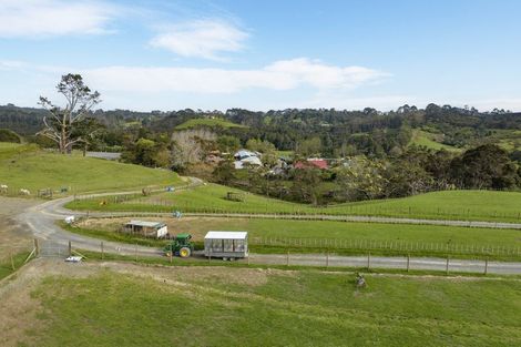 Photo of property in 308 Henderson Valley Road, Henderson Valley, Auckland, 0612