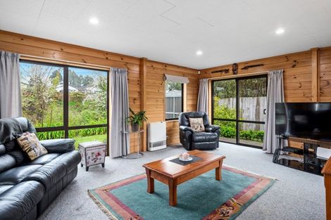 Photo of property in 10 Heaphy Place, Pukehangi, Rotorua, 3015
