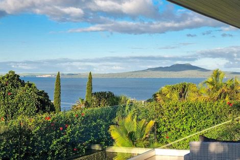 Photo of property in 12a Eastcliffe Road, Castor Bay, Auckland, 0620