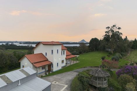 Photo of property in 1a Ngapeke Road, Welcome Bay, Tauranga, 3175