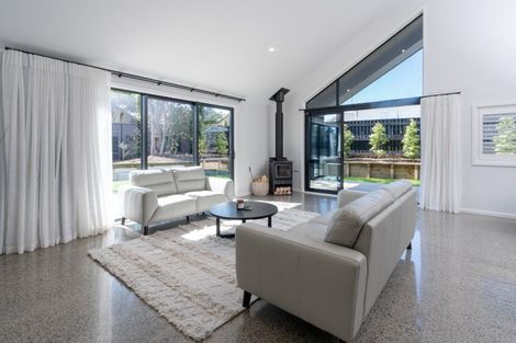 Photo of property in 51a Elizabeth Street, Waikanae, 5036