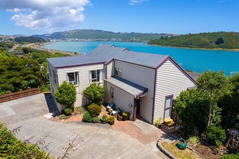 Photo of property in 33 Forth Place, Papakowhai, Porirua, 5024