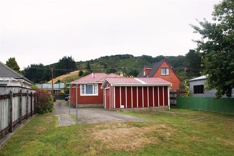 Photo of property in 39 Bledisloe Crescent, Wainuiomata, Lower Hutt, 5014