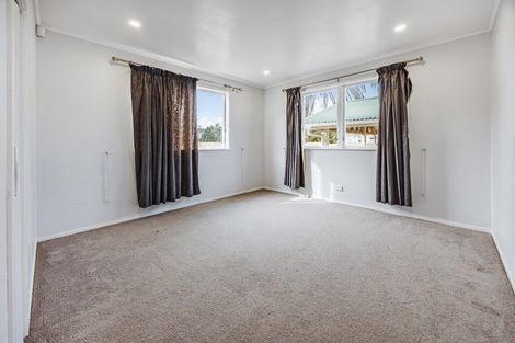 Photo of property in 21 President Avenue, Papakura, 2110