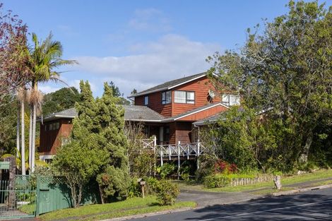 Photo of property in 121 Oaktree Avenue, Browns Bay, Auckland, 0630