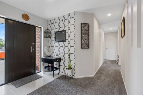 Photo of property in 10c Virginia Place, Whalers Gate, New Plymouth, 4310