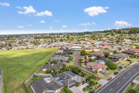 Photo of property in 54 Magic Way, Randwick Park, Auckland, 2105