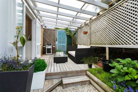 Photo of property in 3/18 Bevyn Street, Castor Bay, Auckland, 0620