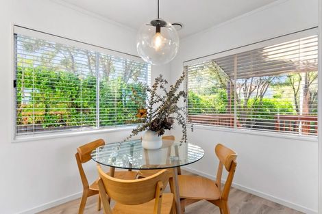 Photo of property in 3 Sispara Place, Beach Haven, Auckland, 0626