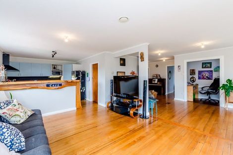 Photo of property in 160 Wellington Road, Paekakariki, 5034