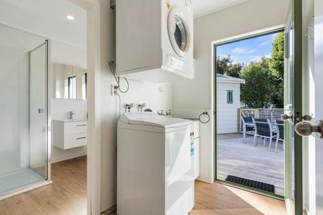 Photo of property in 135 Mayfair Avenue, Whangamata, 3620