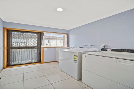 Photo of property in 26 Loloma Drive, Half Moon Bay, Auckland, 2012