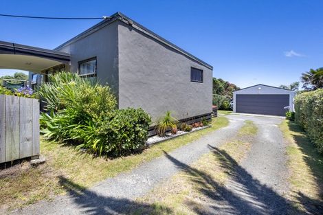 Photo of property in 6 Sea View Road, Baylys Beach, Dargaville, 0377