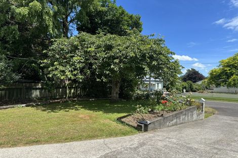 Photo of property in 8 Meuli Street, Eltham, 4322