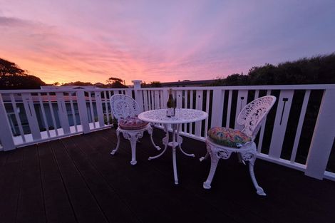 Photo of property in 348 Saint Aubyn Street, Moturoa, New Plymouth, 4310