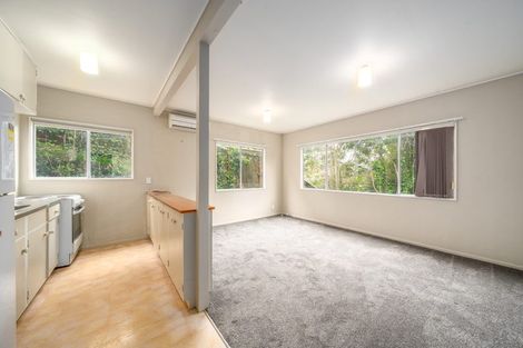 Photo of property in 32 Thurleigh Grove, Karori, Wellington, 6012