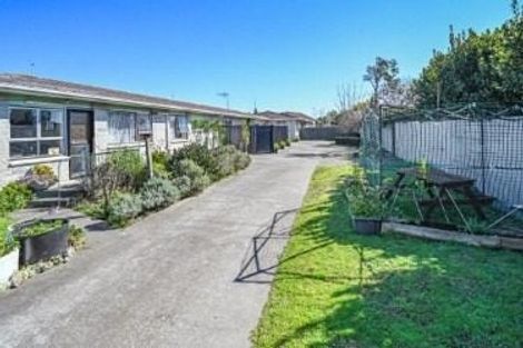 Photo of property in 2/408 Mclean Street, Saint Leonards, Hastings, 4120