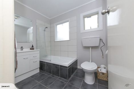 Photo of property in 36 Stottholm Road, Titirangi, Auckland, 0604