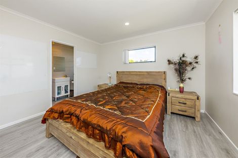 Photo of property in 12d Princess Street, Takanini, 2112