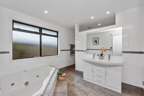 Photo of property in 5 Michael Terrence Place, Flagstaff, Hamilton, 3210